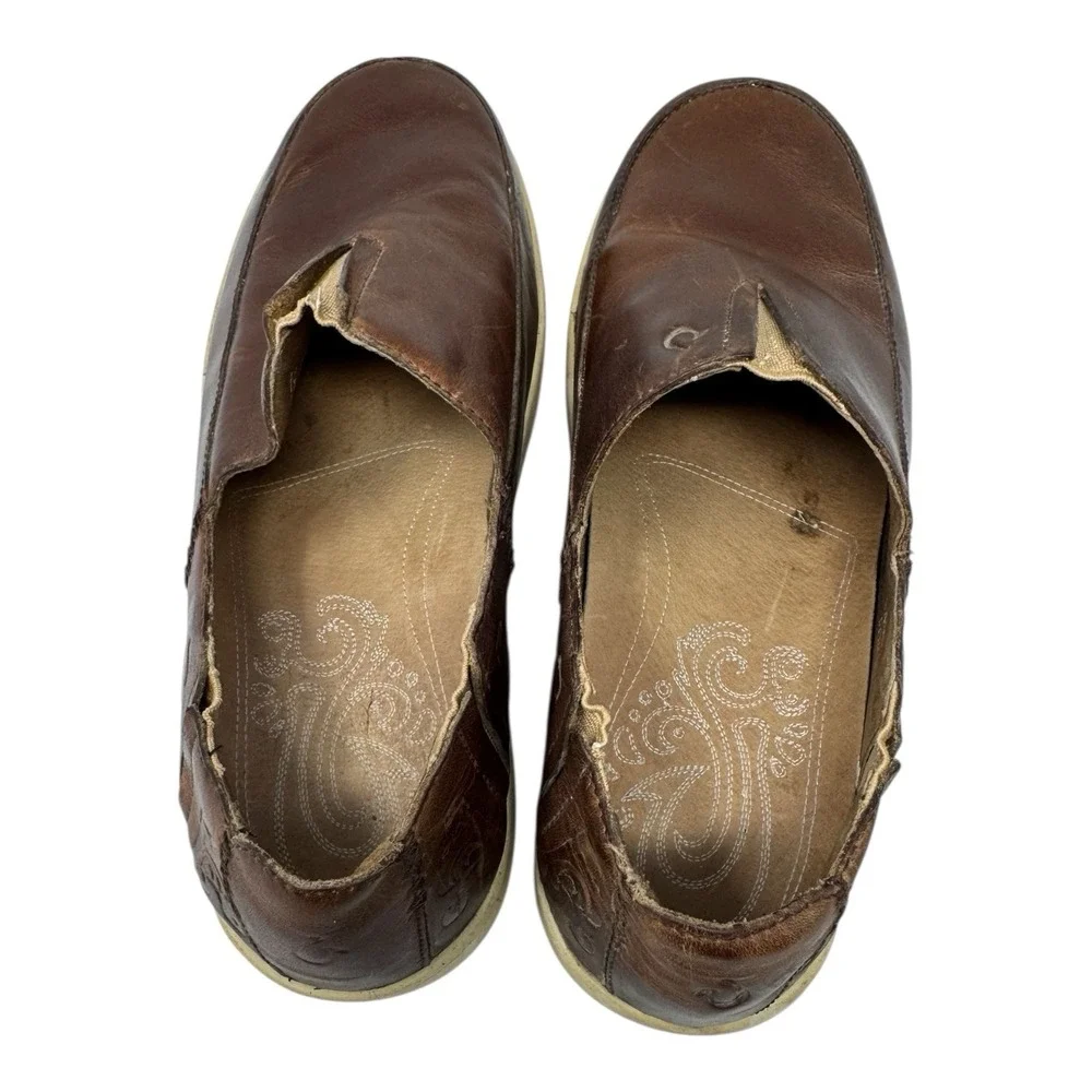 OluKai 🔥Kama'aina‎ 🤑Classic Slip-On Loafer Tooled Leather 9 Shoes Rare Sample